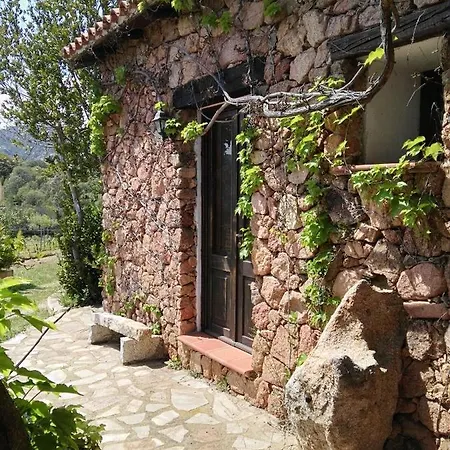 La Campagna Hotel *